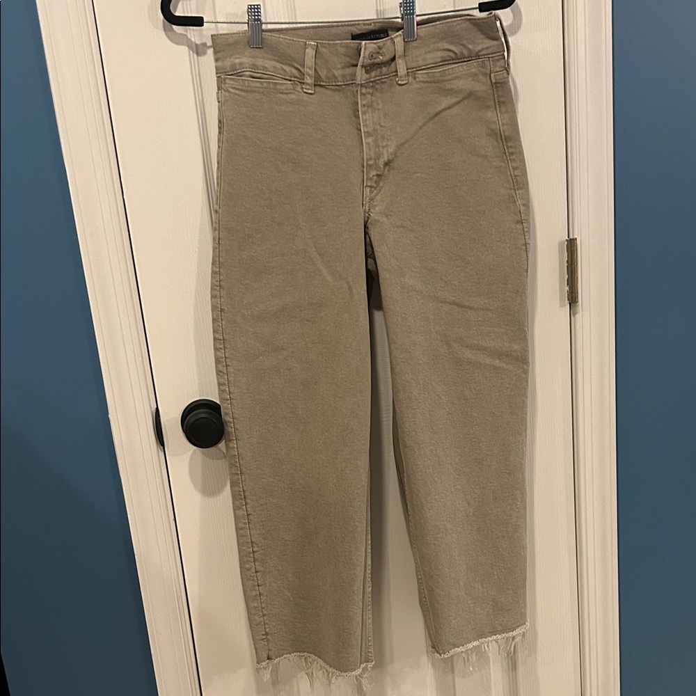 Banana Republic Beige denim wide leg crop jeans. Size 27 short.